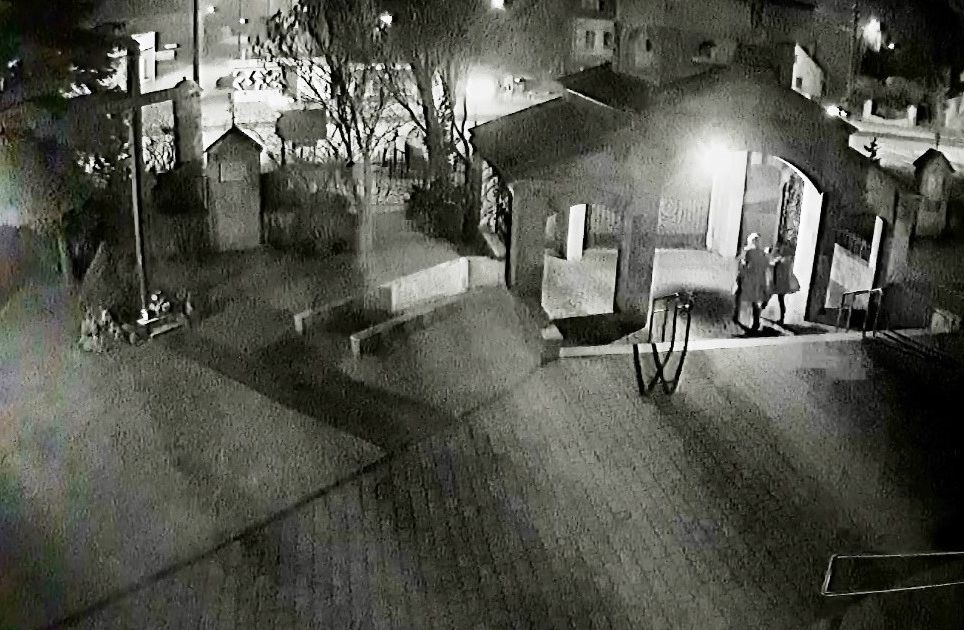 Policja prosi osoby, które rozpoznają sprawców o kontakt