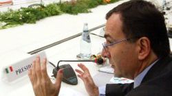 Włoski minster spraw zagranicznych i obecny przewodniczący rady UE Franco Frattini otwiera dwudniowe spotkanie ministrów