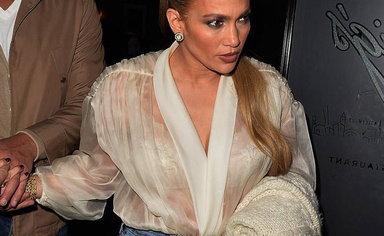 Jennifer Lopez – prześwitująca bluzka