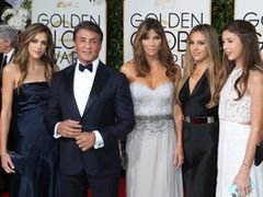 Sylvester Stallone z córkami na rozdaniu Złotych Globów