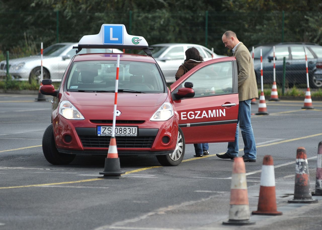 Nie zdała egzaminu na prawo jazdy. Ukradła "elkę"