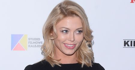 Joanna Opozda kąpie się ze słoniami i myje je w bikini. Wszystko w szczytnym celu
