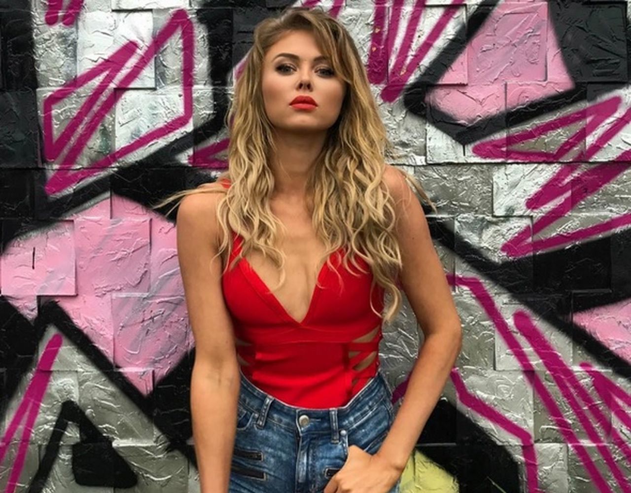 Joanna Opozda na wakacjach. Kusi gorącymi fotkami z basenu