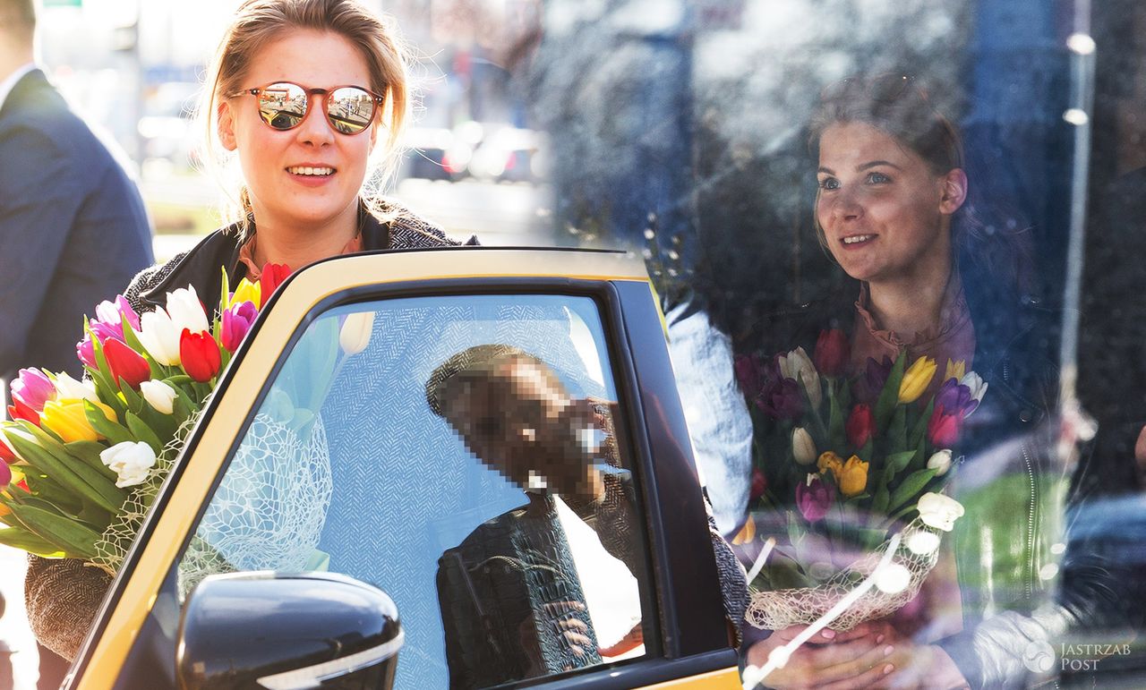 Marta Wierzbicka przyłapana w restauracji! Od kogo dostała ten ogromny bukiet tulipanów?