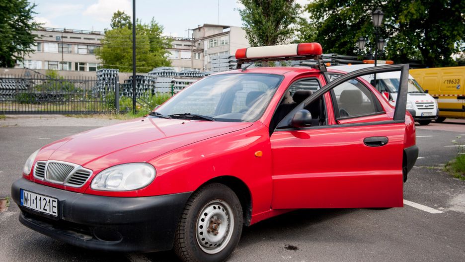 Daewoo Lanos należący do ZDM w Warszawie