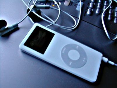 Miasto białych żyłek i koreczków – czyli headphones culture