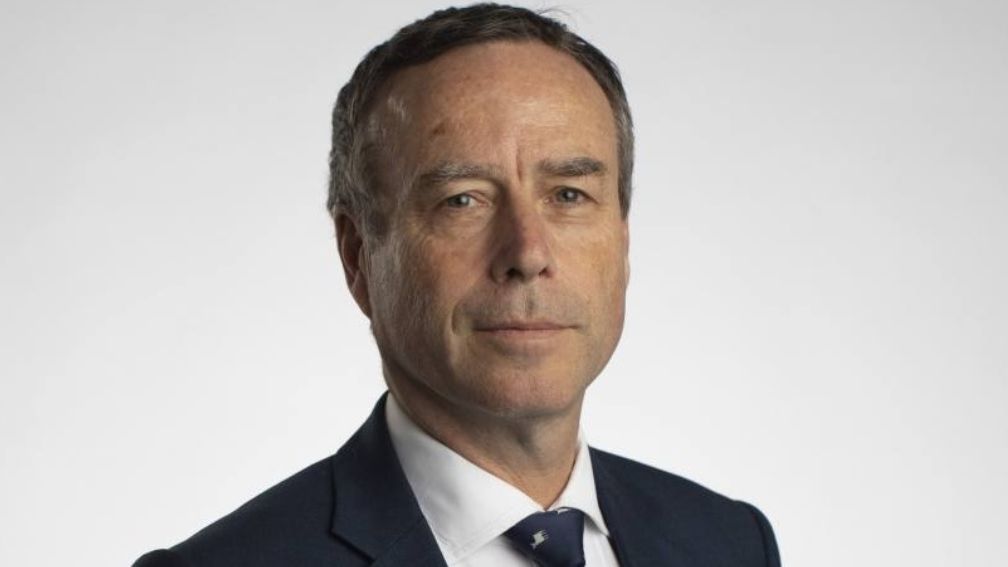 Lionel Barber kierował gazetą Financial Times przez 14 lat. Nie wiadomo, dlaczego nie będzie już dłużej pełnił funkcji  