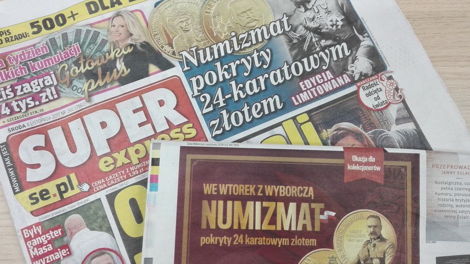 "SE" 8 listopada, "GW" 14 listopada - obie gazety postawiły na numizmaty z wizerunkiem marszałka Piłsudskiego