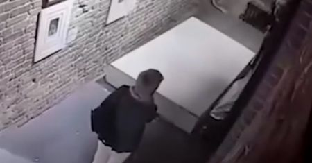 Bezcenne obrazy zniszczone przez miłośniczki selfie. Okropny wypadek w muzeum