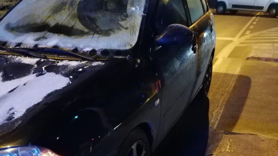 Tak wyglądała szyba samochodu, którym mężczyzna potrącił matkę z córką