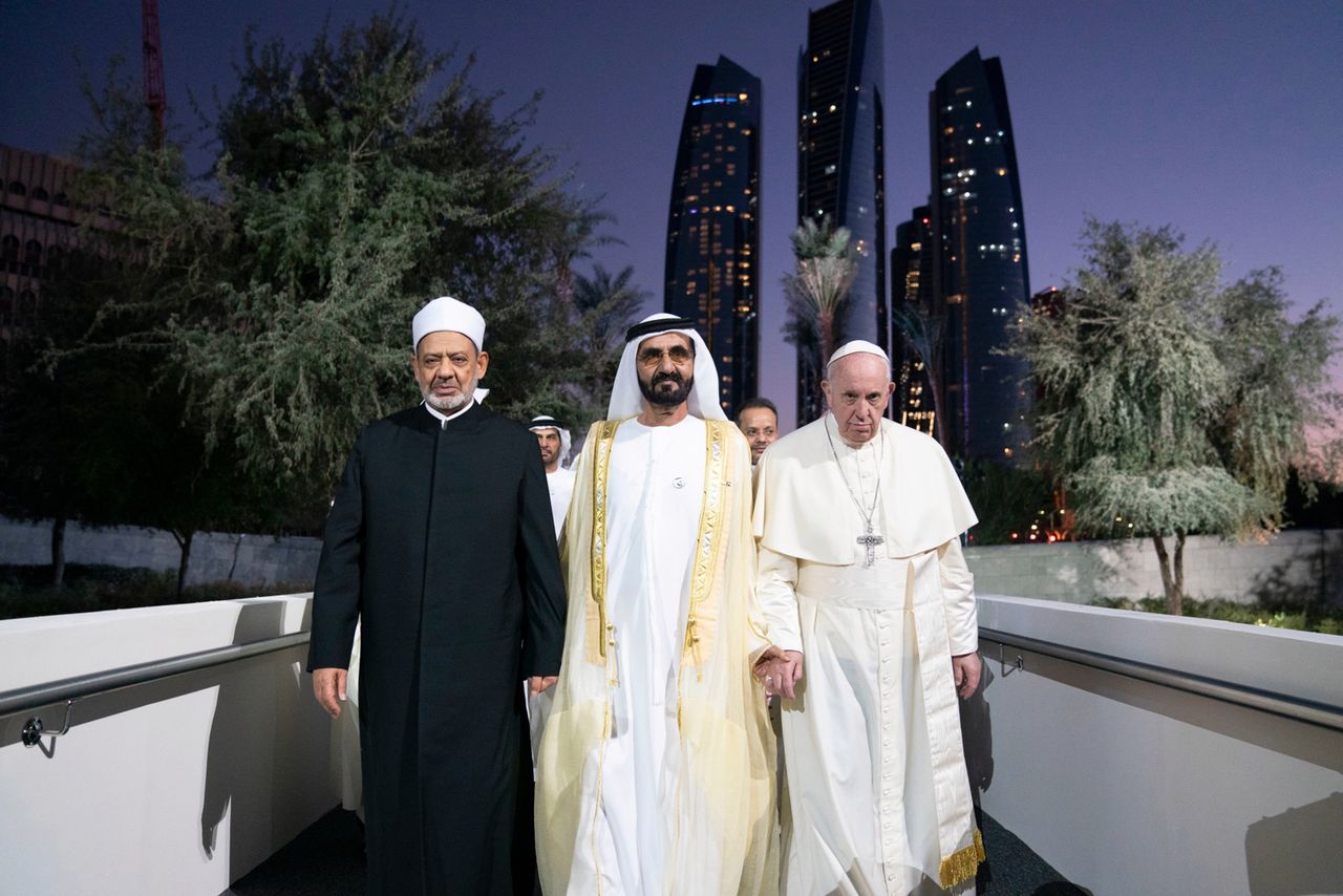 Papież w Zjednoczonych Emiratach Arabskich. Na modlitwę przyszło 135 tys. osób