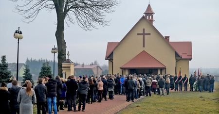 Zasiłek pogrzebowy powinien być wyższy. Poseł PiS apeluje do swojego rządu