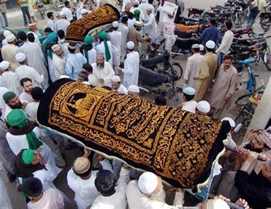 Bilans wybuchu w Karaczi - 57 zabitych, ponad stu rannych