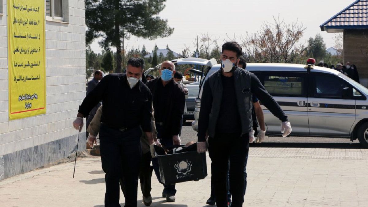 Koronawirus w Iranie. Mogą zginąć miliony zarażonych.