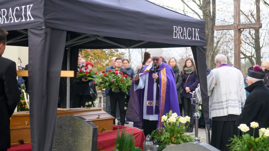 Abp Juliusz Paetz został pochowany w poniedziałek na cmentarzu parafialnym św. Antoniego na Starołęce w Poznaniu