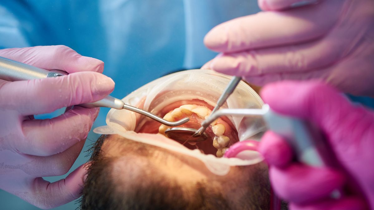 dentysta ból zęba samobójstwo