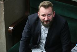 Ministerstwo z lepszą historią pojazdów. Poseł Liroy-Marzec wskazuje jak to zrobić