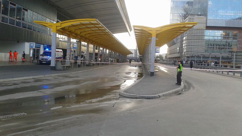 Służby sprawdzały podejrzany pakunek