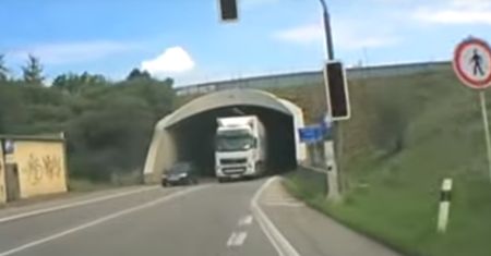 Chciał wjechać do tunelu. Musiał uciekać spod kół ciężarówki