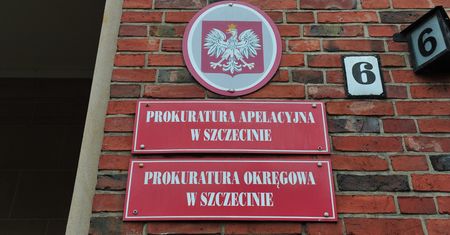 Dwóch mężczyzn straciło nogi. Wypadek w szczecińskiej fabryce