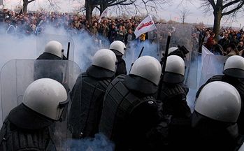 Zamieszki przed Urzędem Wojewódzkim w Szczecinie