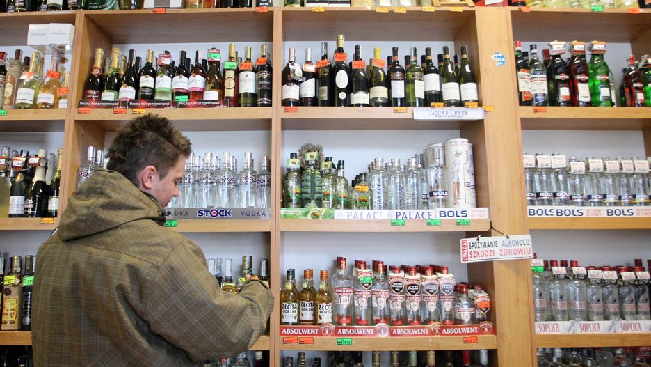 Żyradów, Piotrków Trybunalski oraz Sosnowiec to miasta, gdzie najbardziej wzrosła sprzedaż alkoholu