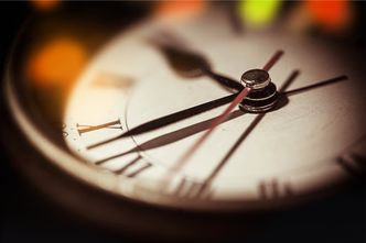 Zmiana czasu na letni. Sprawdź, kiedy nastąpi i co ona oznacza dla pracowników na nocnej zmianie