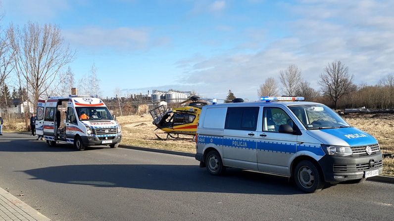 Strzegom. Poważny wypadek na terenie zakładu kamieniarskiego.
