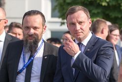 Człowiek prezydenta podszczypuje Macierewicza. Poszło o ordery