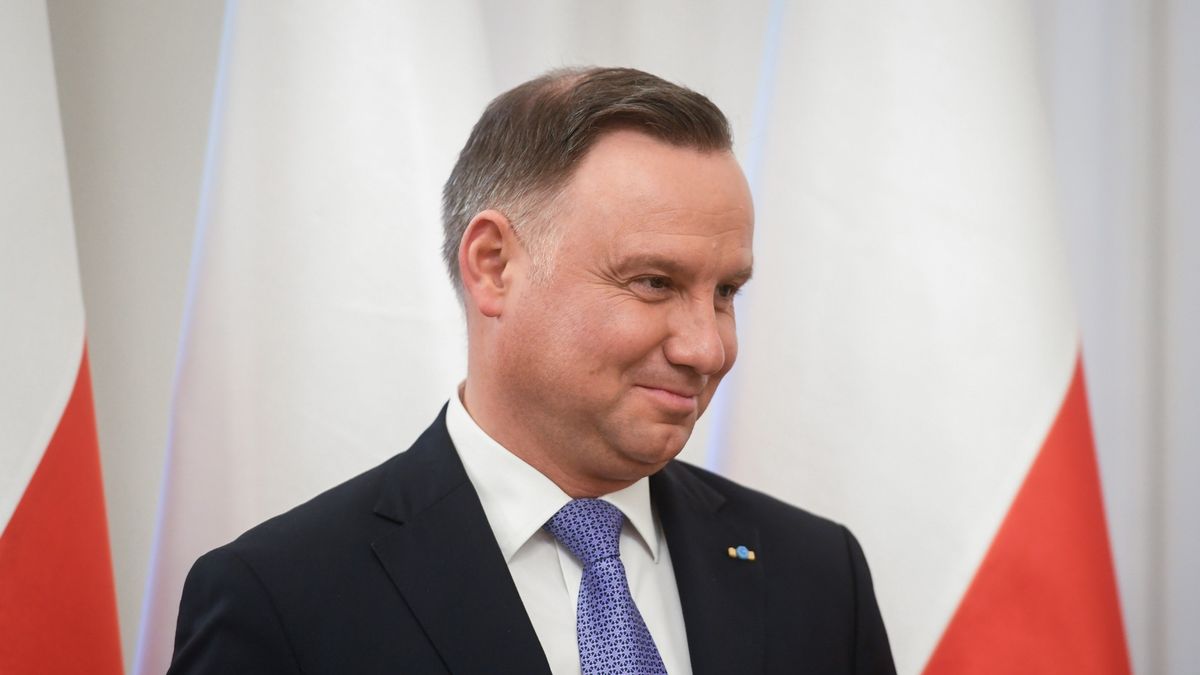 Prezydent Andrzej Duda odniósł się do zakupu linii Condor Airlines na Twitterze.
