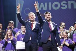 Biedroń popiera 500+. "Gdybym mógł, sam bym pobierał"