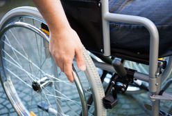 500+ dla emerytów i niesamodzielnych. Do dochodu może się wliczać także renta rodzinna