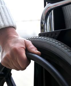 Pobili i okradli niepełnosprawnego. Jechał na wózku inwalidzkim