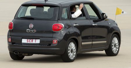 Papieskie samochody, które zmieniły właścicieli