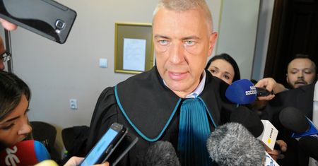 Afera Leszek Czarnecki kontra KNF. Taką sprawę mógł wziąć tylko jeden adwokat
