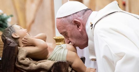Pasterka w Watykanie. Papież Franciszek: Nie czekajmy, aż Kościół stanie się doskonały