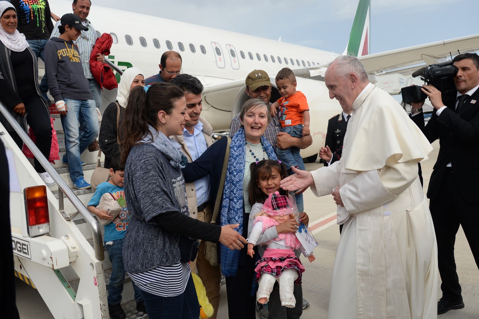 Papież Franciszek uratował 12 uchodźców