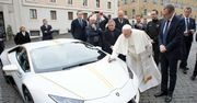 Papież Franciszek znów pozbywa się swojego Lamborghini