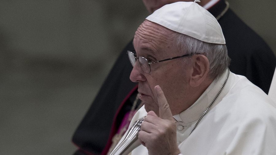 Papież Franciszek podczas audiencji w Watykanie