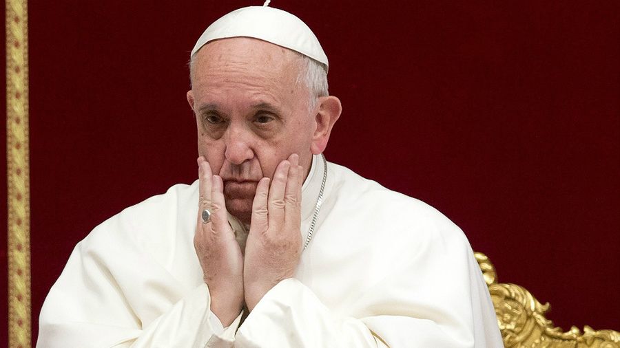 Papież Franciszek zakazuje sprzedaży papierosów. Przynosiło to Watykanowi duże dochody