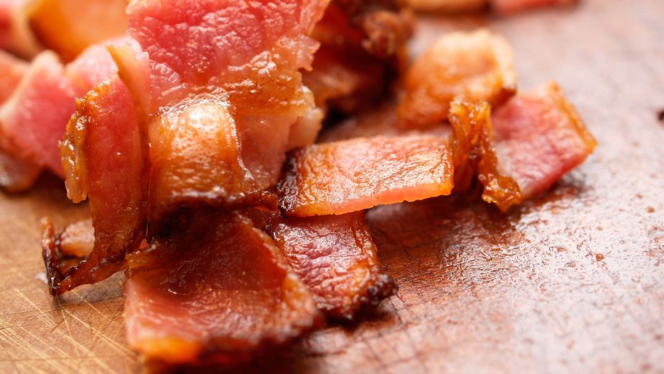 Dieta polegająca na jedzeniu boczku i innych produktów bogatych w tłuszcz znów jest modna.