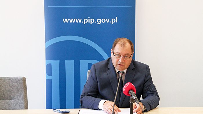 Szef PIP broni się, że to nie on sam sobie dał nagrodę, lecz przyznało je kolegium. Sam jednak wchodzi w jego skład. 
