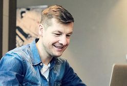 Rafał Mroczek ma bardzo przytulne mieszkanie. Zastosował najmodniejszy trend