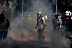 "Żółte kamizelki" starły się z policją. W ruch poszły pałki i gaz