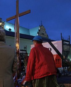 Nocne przy krzyżu czuwanie