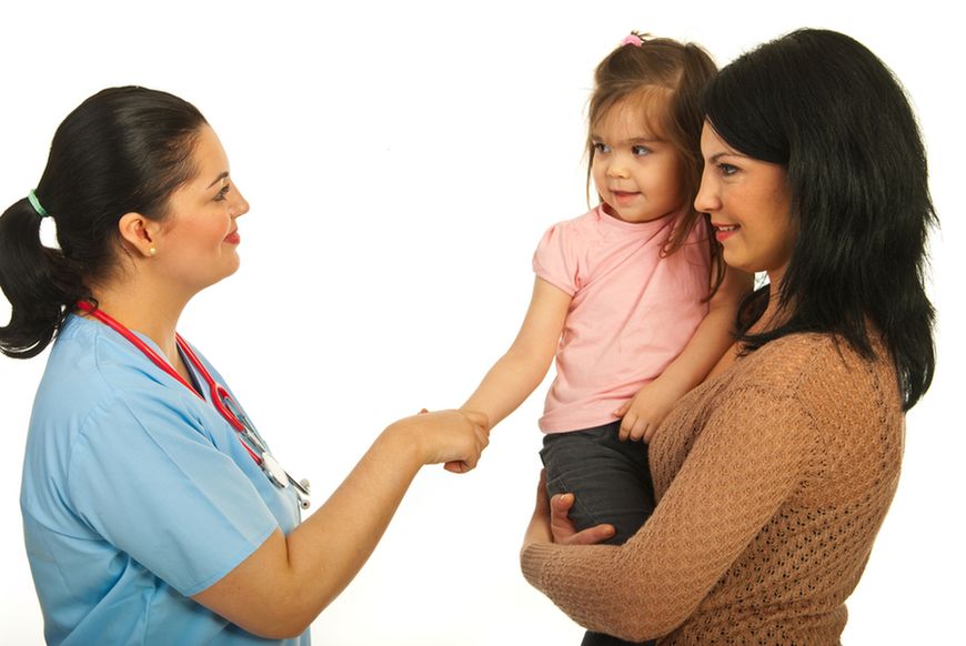 Towarzysz dziecku przy pierwszych wizytach lekarskich
