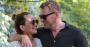 Paulina Sykut na rodzinnym spacerze! Fani zachwycili się małą Różą i... sportową stylizacją gwiazdy
