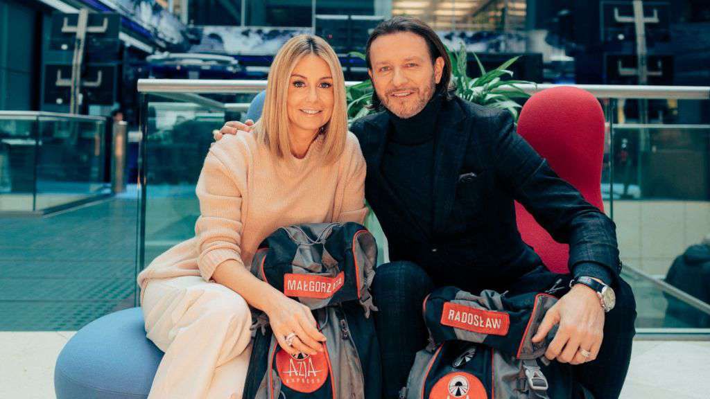 Małgorzata Rozenek i Radosław Majdan – aukcja WOŚP 2019, plecaki z programu Azja Express