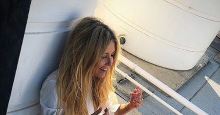 Małgorzata Rozenek-Majdan kusi w białej mini. A jej fanki? Kłócą się