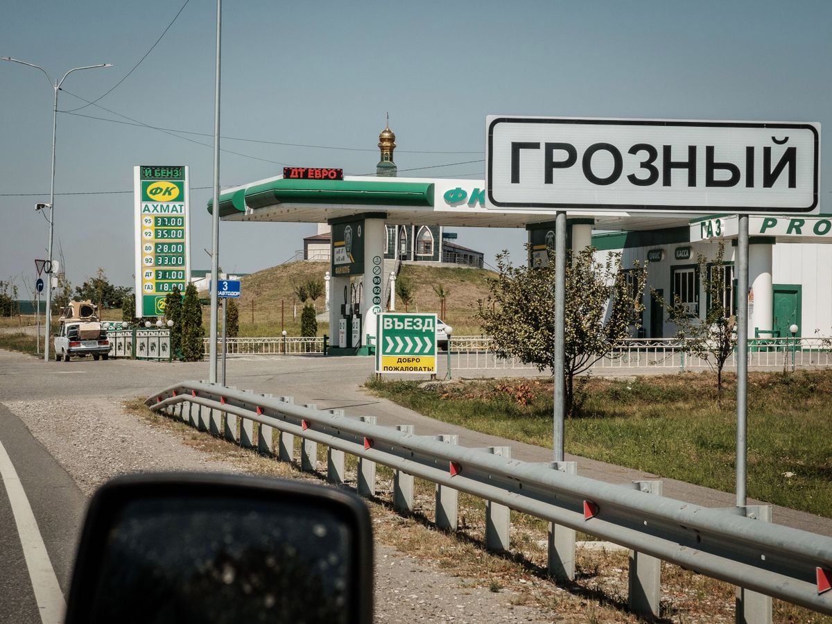 W Czeczenii porwano uchodźcę deportowanego z Polski. "Zabraniają nam kontaktu z nim"